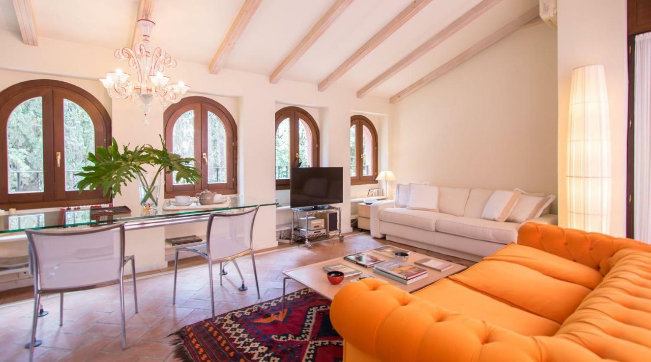Oriental Apartment Gardens Views 2 Pax Севілья Екстер'єр фото